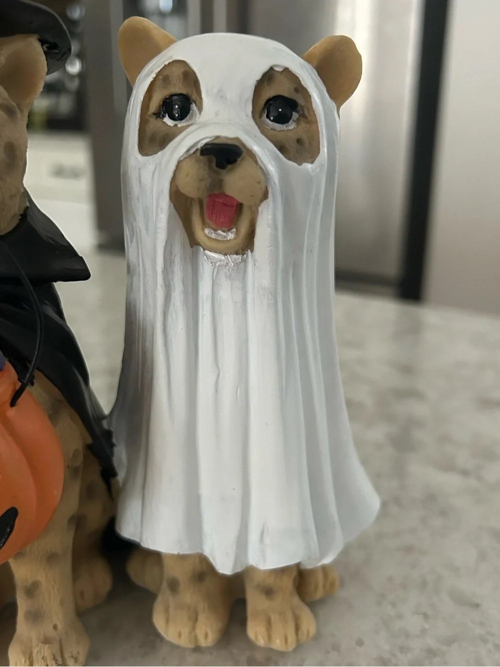N/A charming figurine